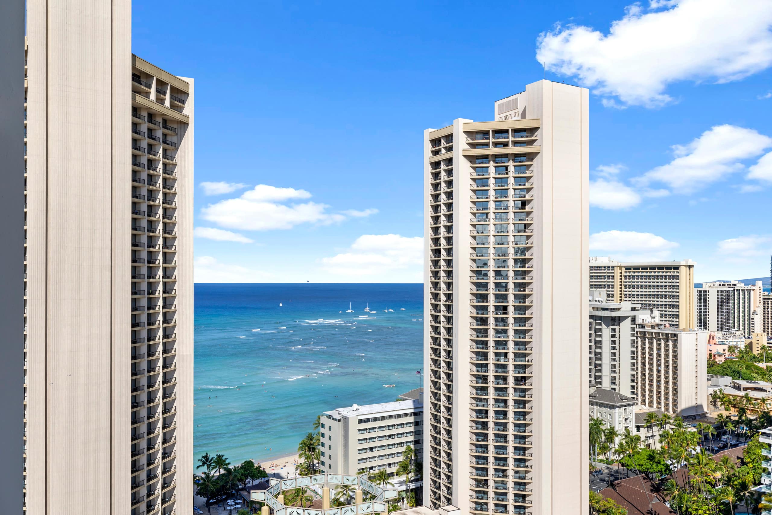 Condo in Honolulu · ★4.84 · 1 bedroom · 2 beds · 1 private bath - Image 24