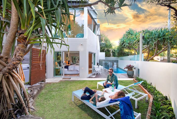 The Boat House, 5 Bryan St, Luxury Beside Beach