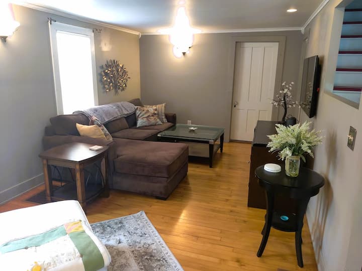 *Village Gem* - Convenient, Spacious, 2 Bedroom - Clayton, NY