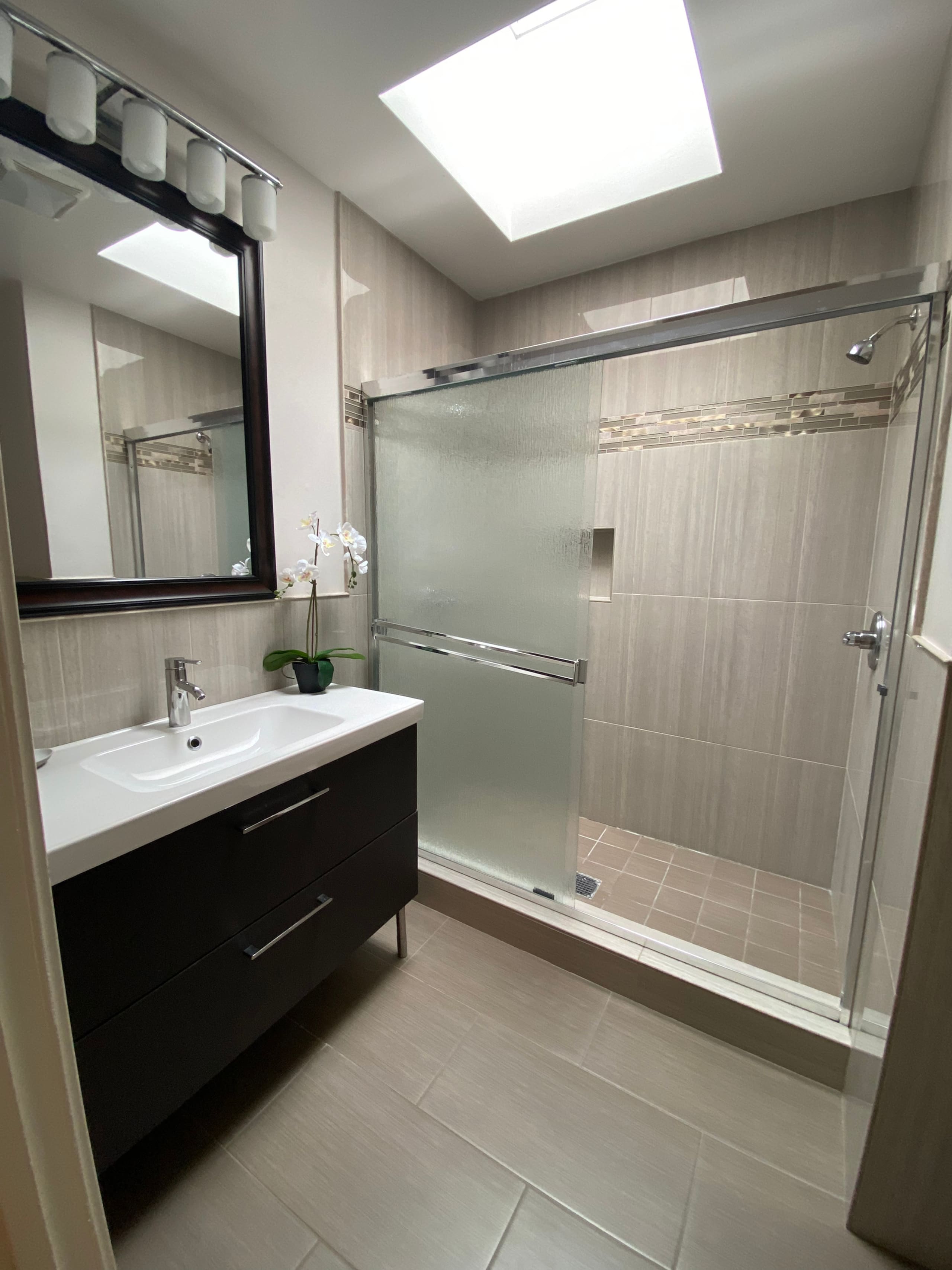 Home in San Francisco · ★4.81 · 4 bedrooms · 6 beds · 2 baths - Image 16