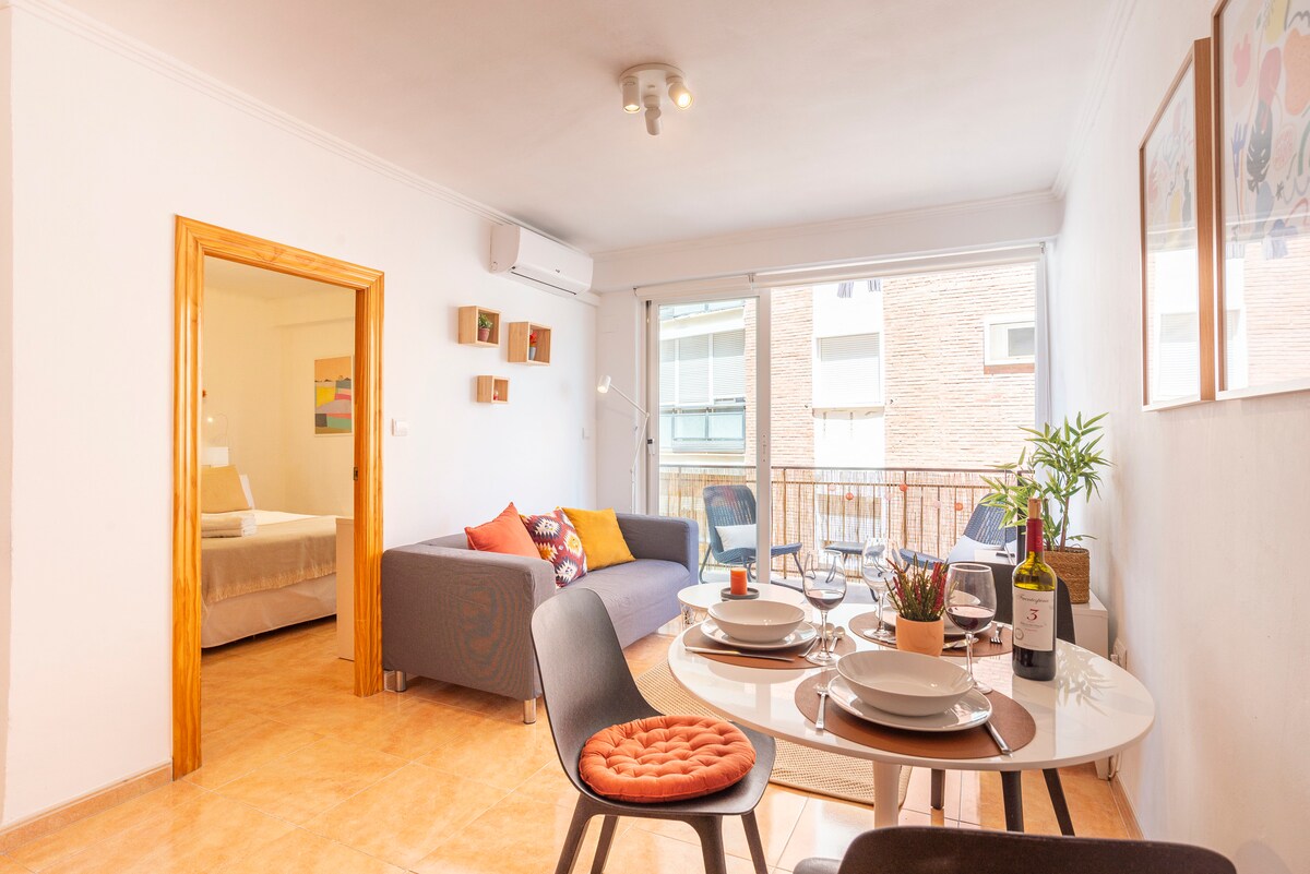 Popular Airbnb listing: Santa Marta 5 Apartment in Malaga in La Princesa