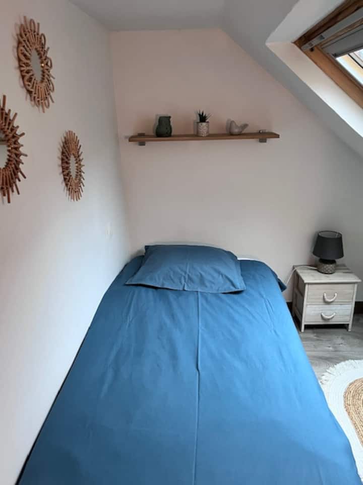Chambrette lit simple
