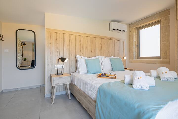 Seafront Villa Spira, Pool, View, FREE Breakfast gallery image 5