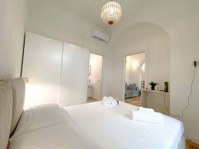 Brera Elegance Design Apartment with Garden & A/C gallery image 5