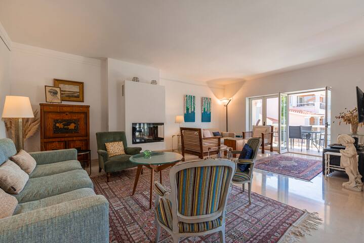 Luxurious Two Bedroom Colina Park gallery image 2