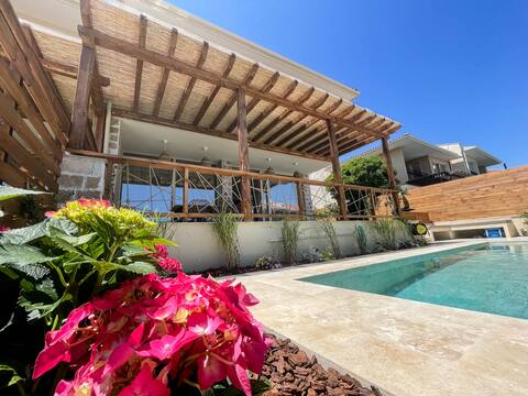 Coral Bay Luxury Pool Villa 280m from beach