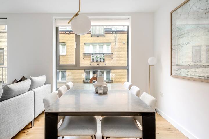 Central London townhouse with gym gallery image 4