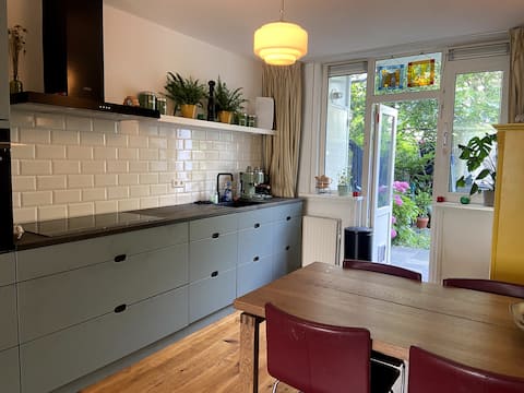 Popular Airbnb listing: Newly renovated apartment with spacious garden in Bosleeuw