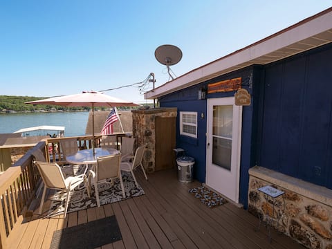 Cozy cabin at LOZ. Lake Burger Cove. Private Dock.