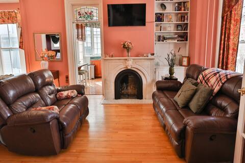 Lovely 2 BR,3bed,1.5bath, downstairs unit!