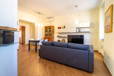 Annuncio Airbnb popolare: Cuore Blu - Vacation Home [Free Private Parking] a Livorno
