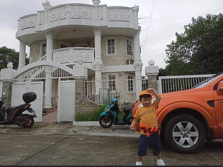 7 Bedrooms And 5 Baths For Rent - Dasmariñas