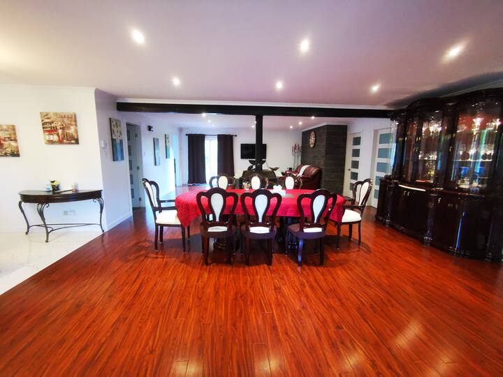 Vast single level 5brms with lake access Cottages for Rent in SainteLuciedesLaurentides