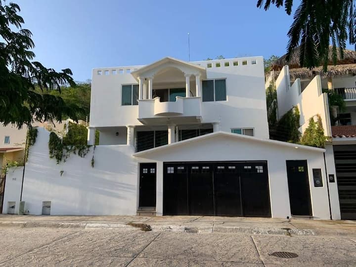 Private house with pool/Rent after 3 nights Vacation homes for Rent in Crucecita, Oaxaca