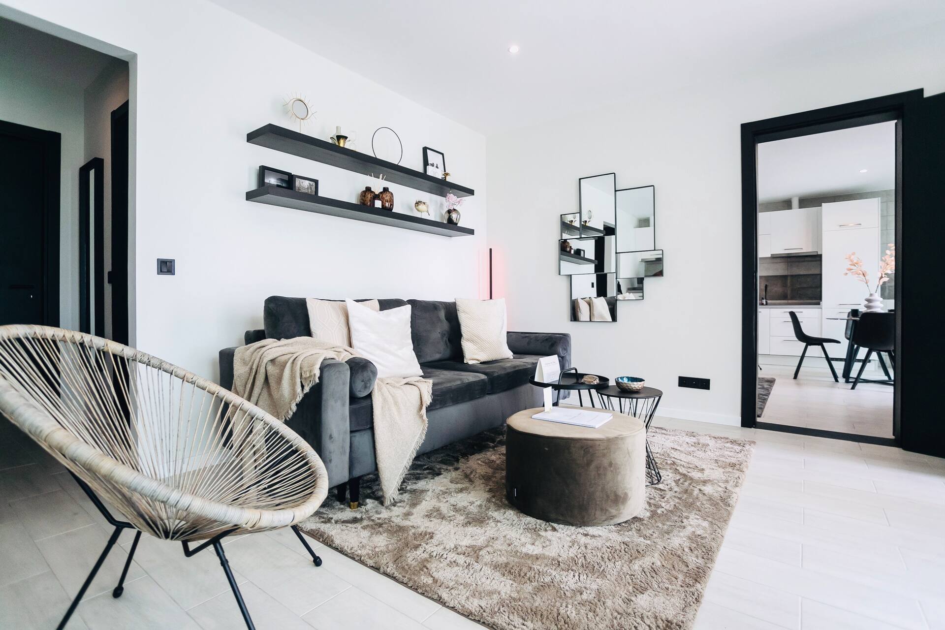 Stylish apartment with rooftop pool & seaview 23