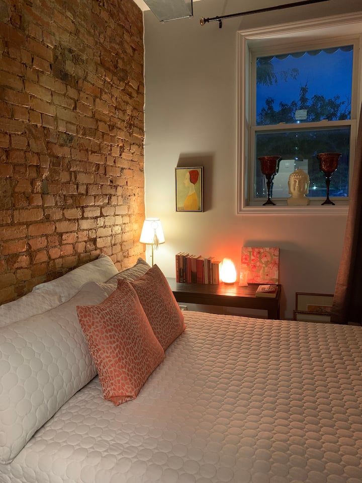 ⭐️Beautiful⭐️ 1 bedroom in the heart of the city Apartments for Rent