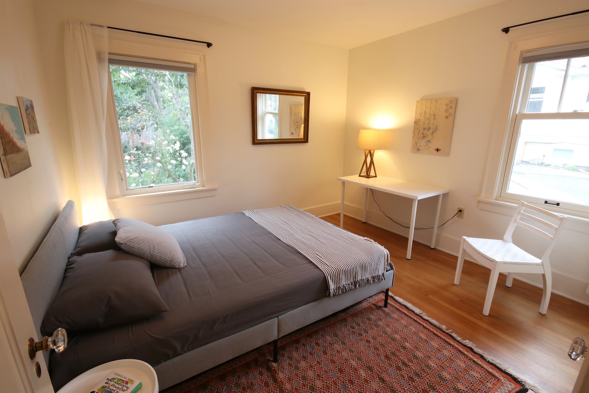 Main Floor Room w/ Queen Bed