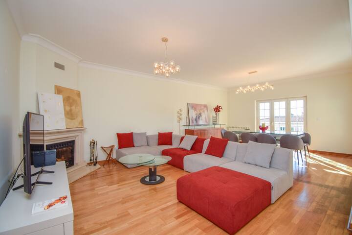 Sintra 4BR Villa + Pool | Golf, Family, Long Stays gallery image 2