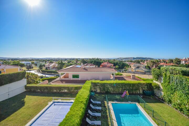 Sintra 4BR Villa + Pool | Golf, Family, Long Stays gallery image 5