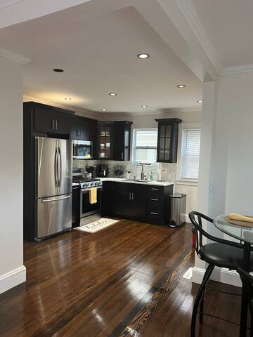 Lovely 3 Bedroom In Boston