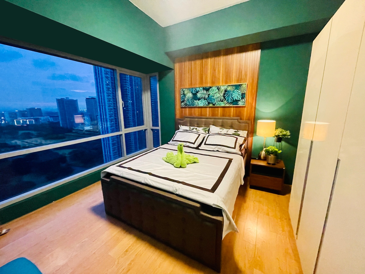 LetStay BGC (25E) 86Sqm 2Bedroom Condo Condominiums for Rent in