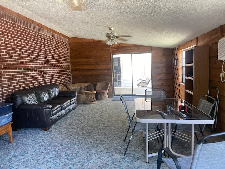 Cheerful 70s-style 3br Country Farmhouse W/ Wi-fi - Woolly Hollow State Park, Greenbrier