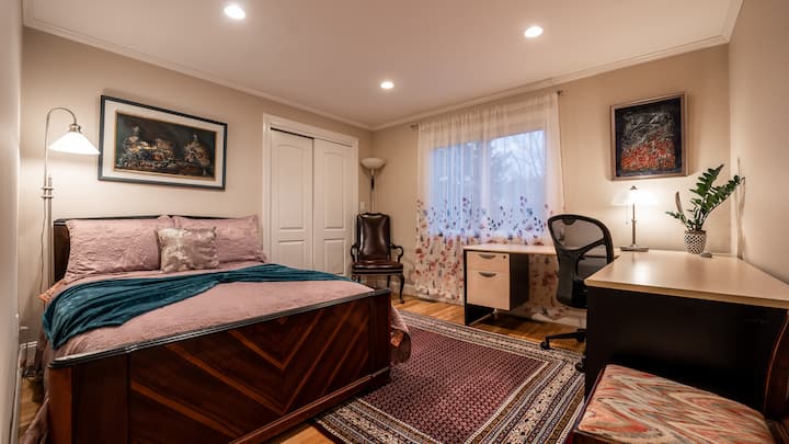 สำนักงาน/ห้องนอนพร้อมเตียงขนาดใหญ่