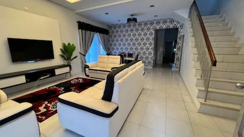 Fatimah Homestay Between Gapi