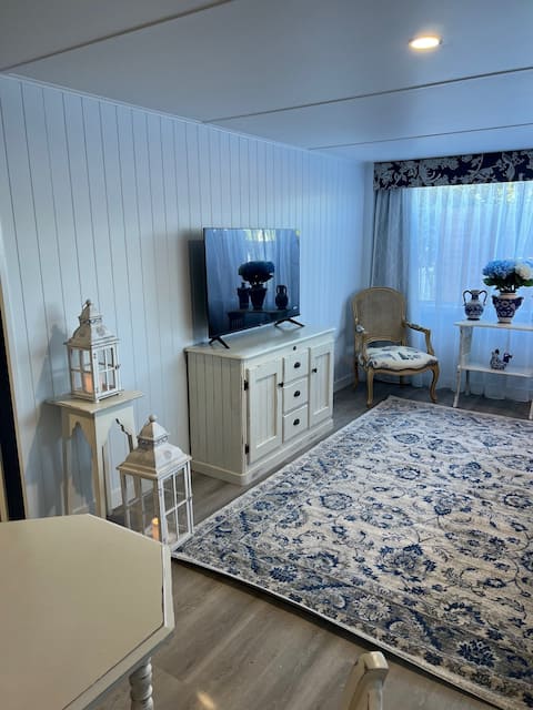 Popular Airbnb listing: Guest house Rainbows End Redcliffe in Brisbane