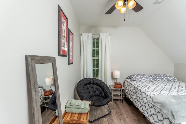 CHUMBA CHA KULALA CHA MALKIA 2