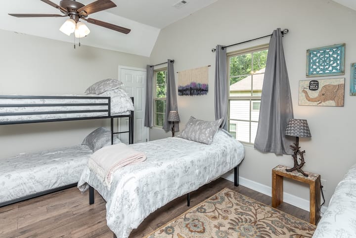 Chumba cha Vitanda cha Bunk kinalala 6!