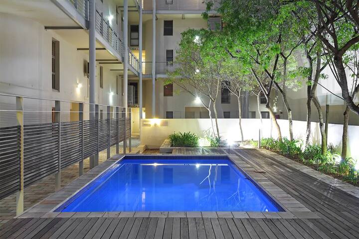 Luxurious Top Floor Apartment with Great Views gallery image 5