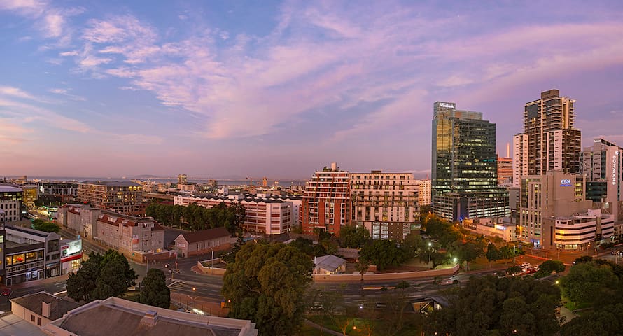 Luxurious Top Floor Apartment with Great Views gallery image 2