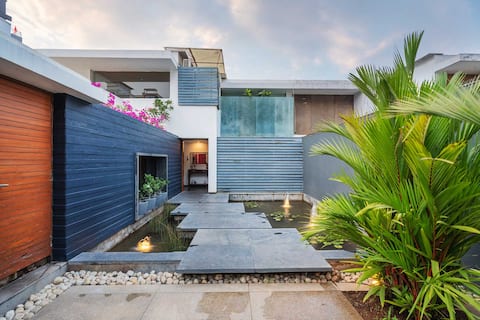 Isle View-Luxury Seaview Villa @Goa