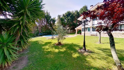 Enjoy the sea and the mountains, house with pool