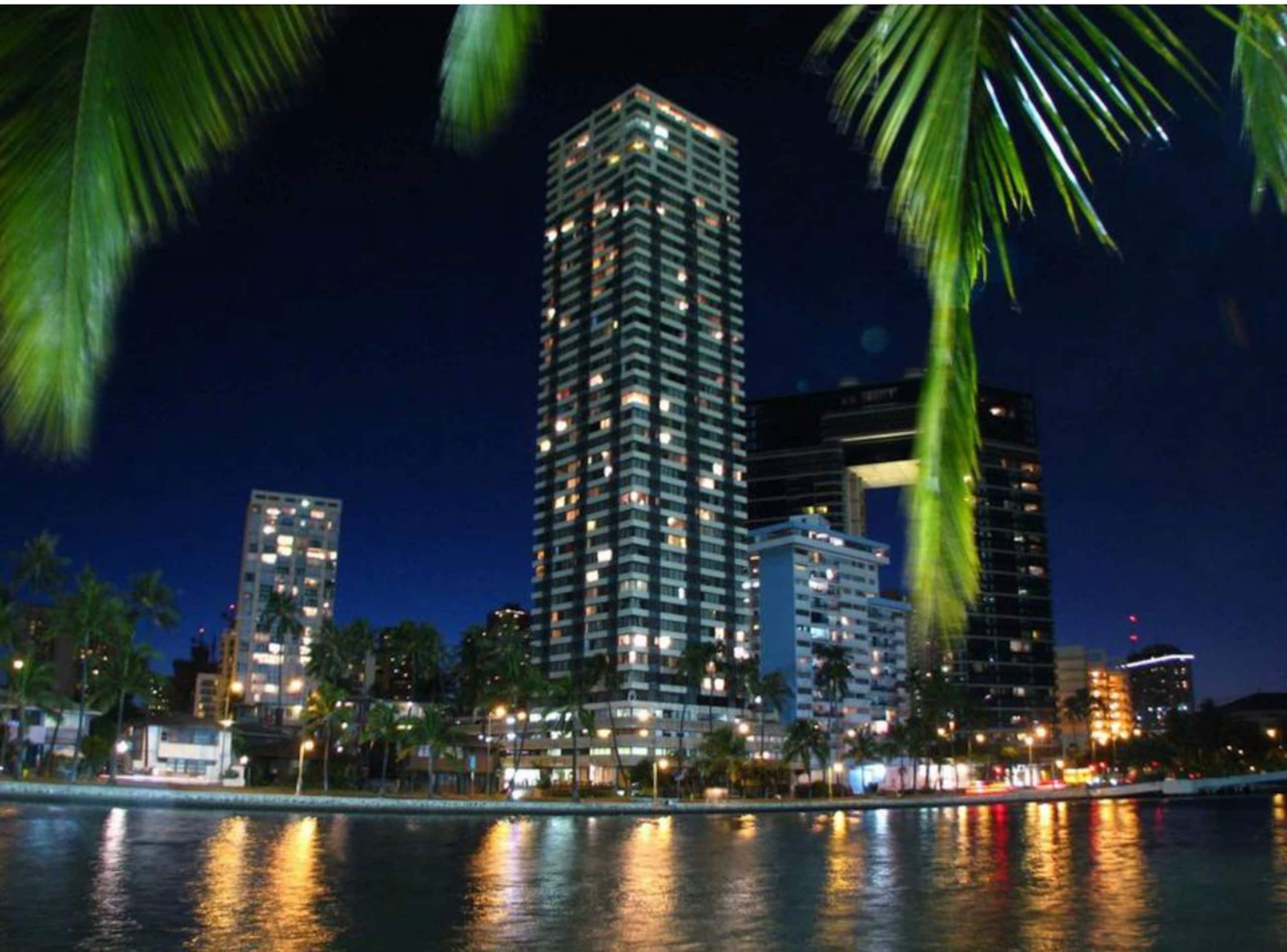 Condo in Honolulu · ★4.85 · 1 bedroom · 1 bed · 1 private bath - Image 11