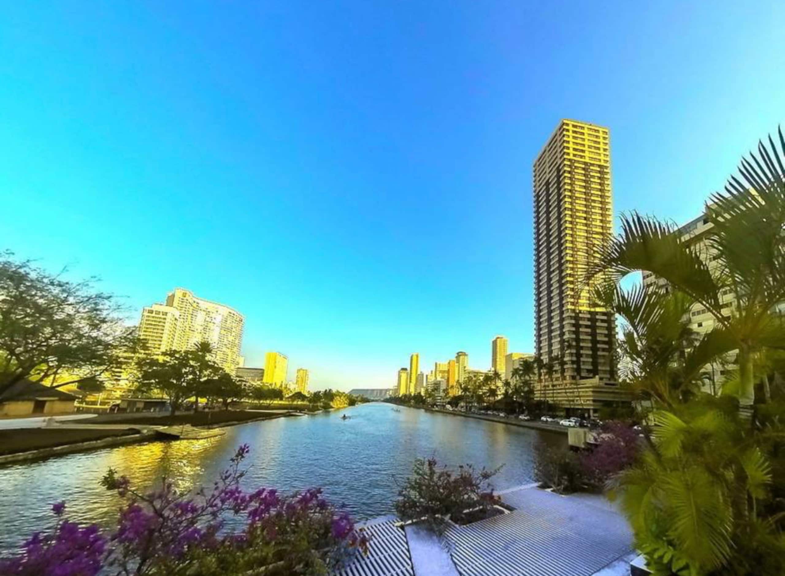 Condo in Honolulu · ★4.85 · 1 bedroom · 1 bed · 1 private bath - Image 13