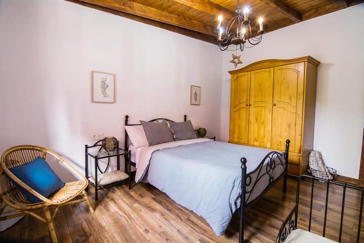 Chambre avec lit double