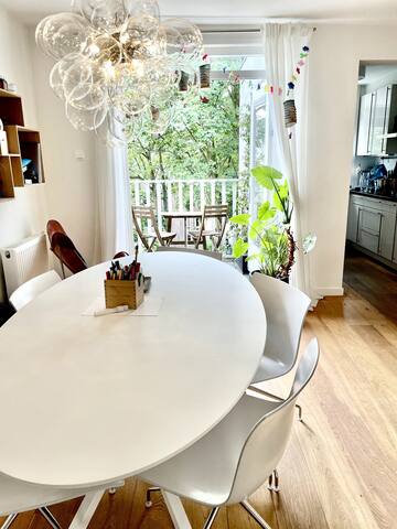 3 Bedroom Family House, centrally located gallery image 3