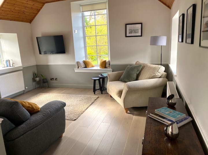 Charming Country Cottage With Private Gardens - Fife