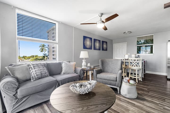 Lovely 1 Br Condo Steps Away From Bonita Beach! - Lover's Key State Park, Fort Myers Beach