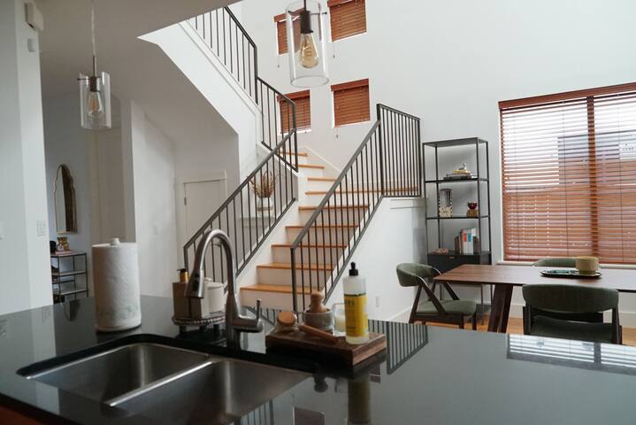 Austin 3-bedroom gem in the heart of S. Congress gallery image 4