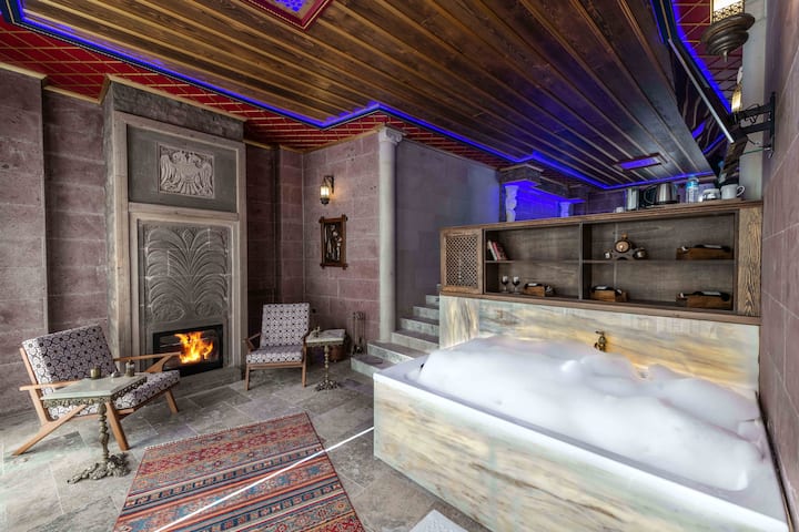 Foremanson Cave Hotel