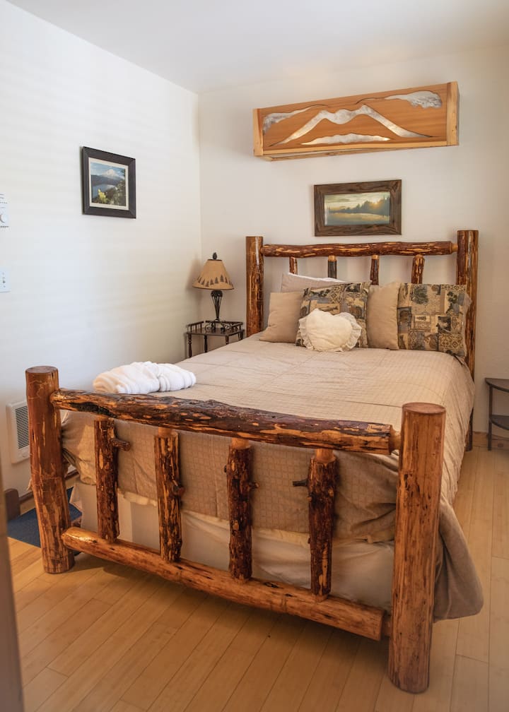 Mt. St. Helens Room. 