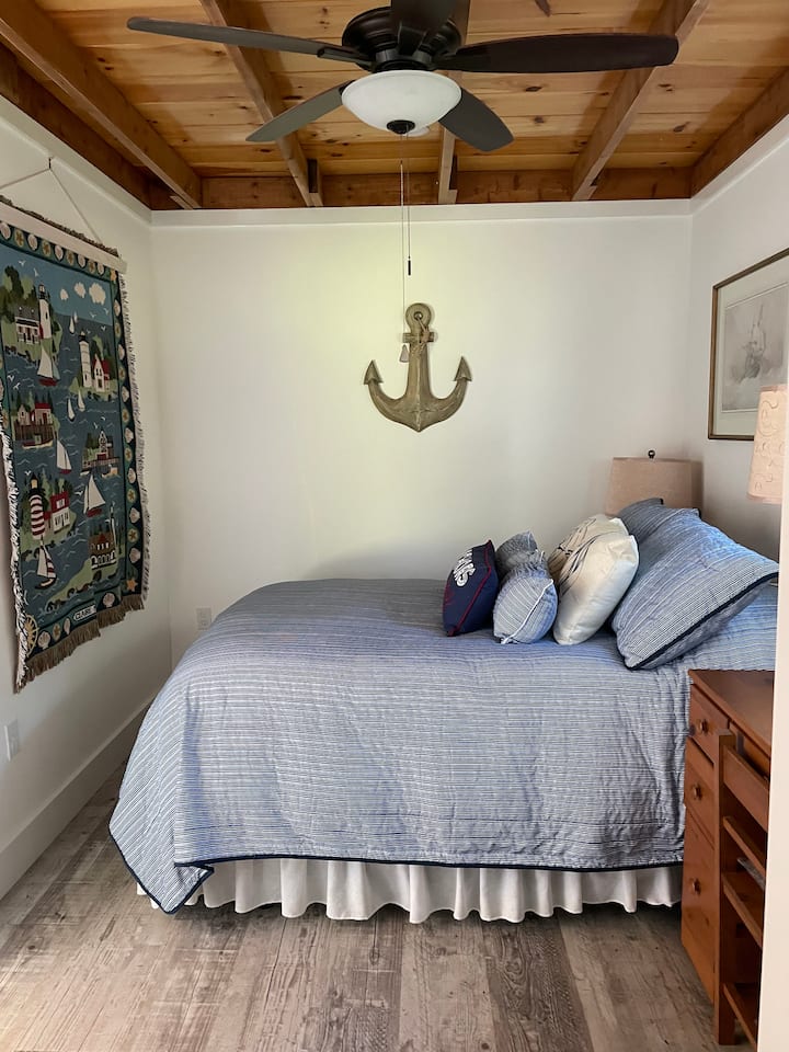 Майстор за гости - двойно легло

Моряшката стая.  