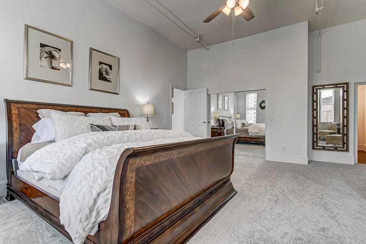 Master suite with King bed