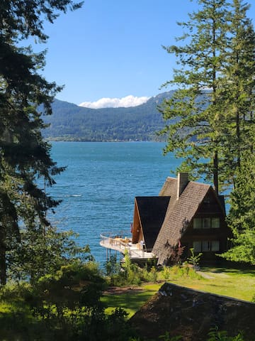 Sunset Cove – a cozy & quiet waterfront A-Frame