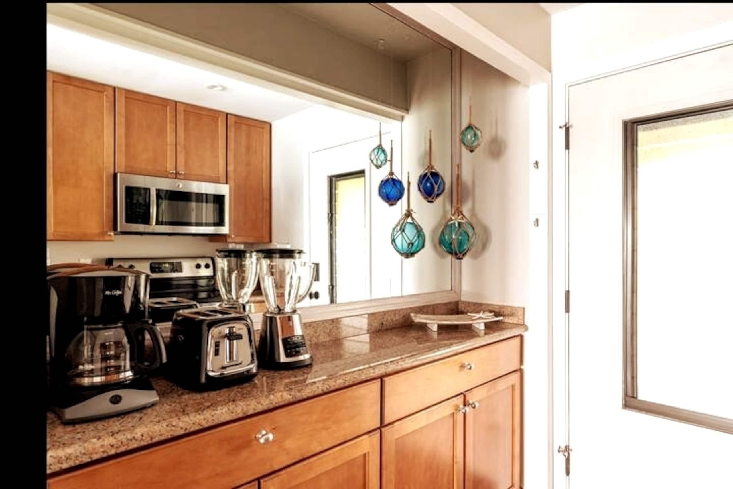 180* Oceanfront View w/ AC!  Remodel+2Pools+Clean - Image 3