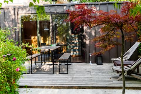 Successful Airbnb property: Cosy tiny home with terrace close to city center in Četrtna Skupnost Rudnik