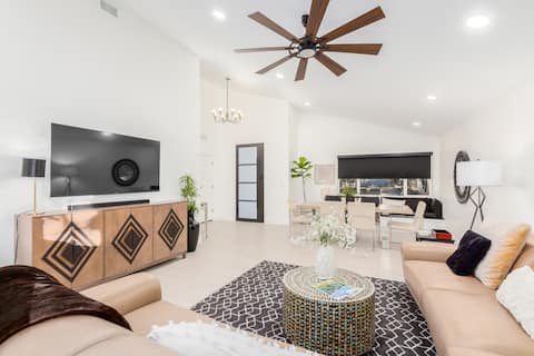 Top performing Airbnb: Stunning Home near Old Town Heated Pool & Jacuzzi in Scottsdale